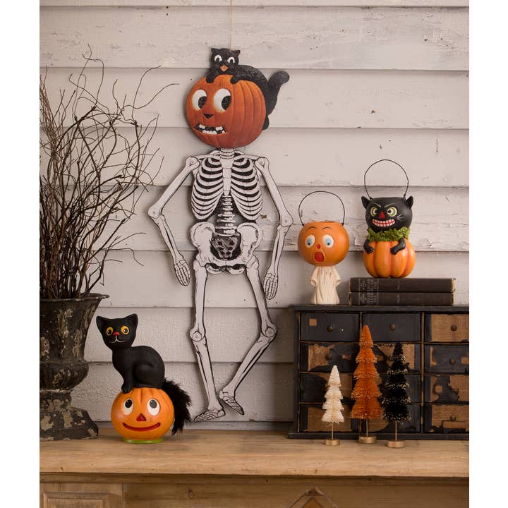 Bethany Lowe Designs - Wholesale Decorative Figurine - Jack & Cat Hanging Skeleton
