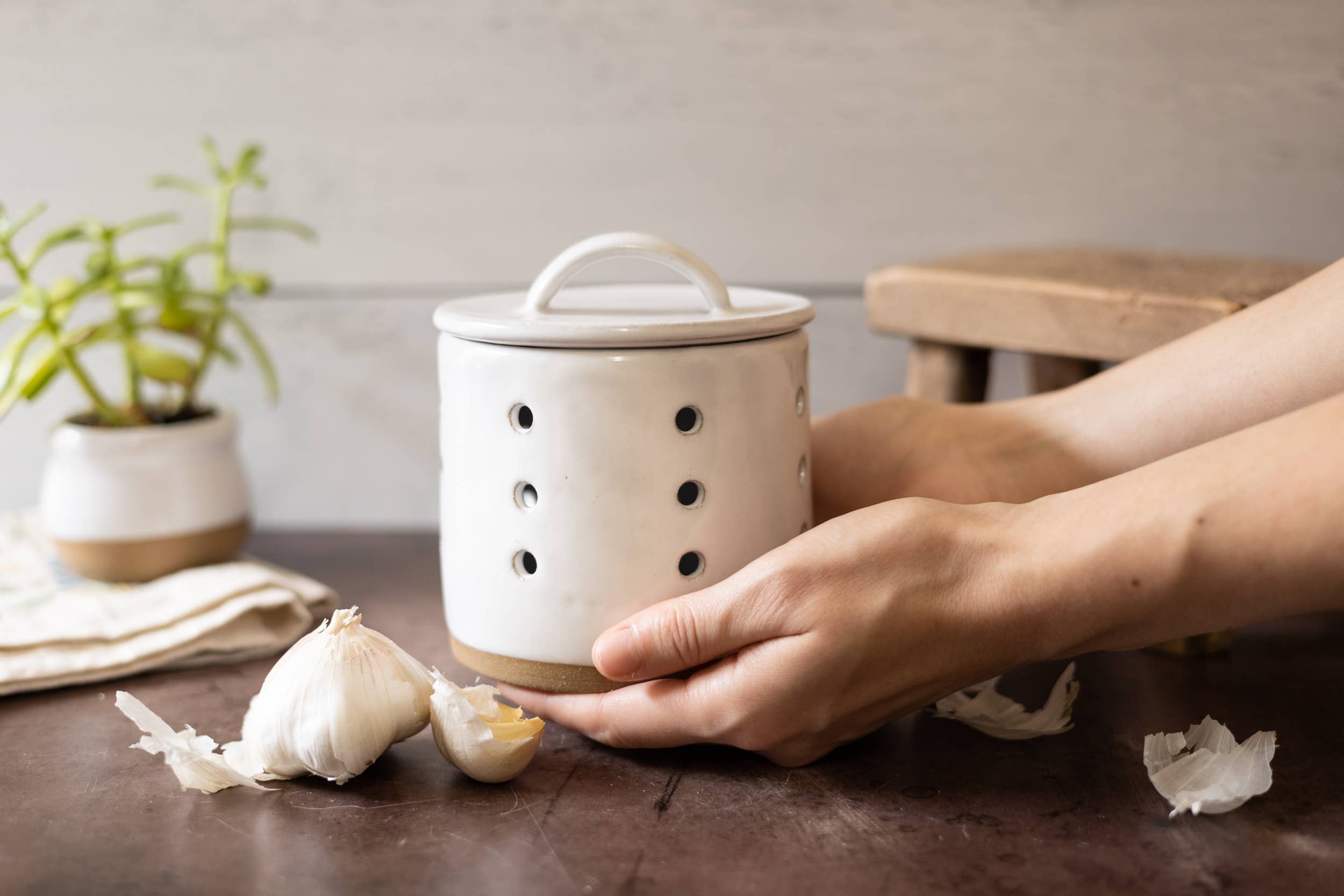 Camilla's Collection - Wholesale Kitchen Storage/Organizer - Ceramic Garlic Keeper | Modern Design | Handmade Stoneware 2