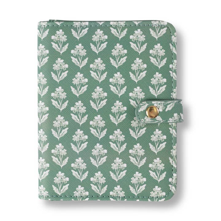 Porte-passeport Sauge Forget Me Nots pour la vente par Elyse Breanne Design
