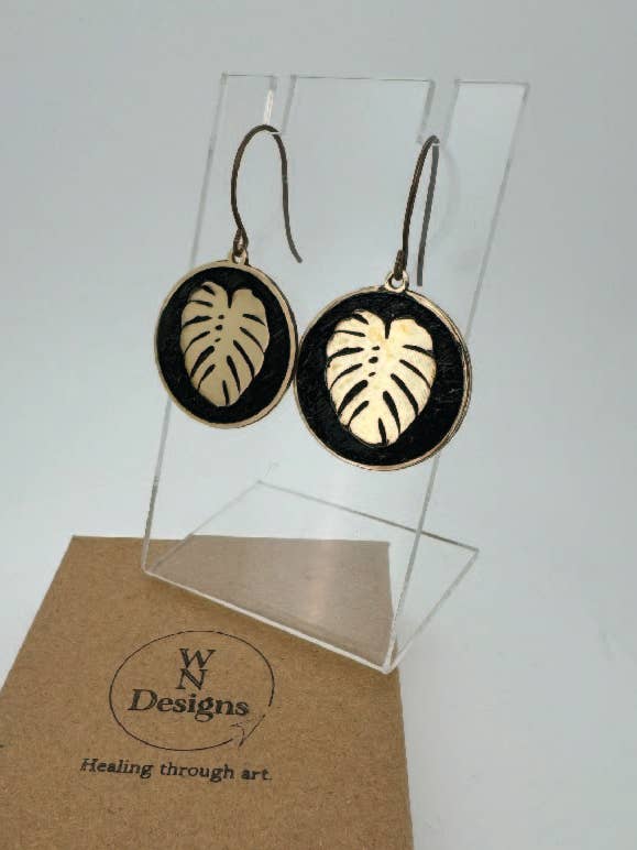 Pendientes Monstera de latón grabado para mujer para venta al por mayor de WNDesigns