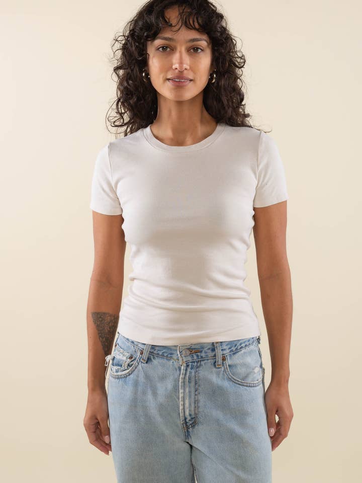 NLT – T-shirt – Mulher por atacado – Camiseta básica feminina NLT em malha canelada 1x1, tingida, comprimento regular6