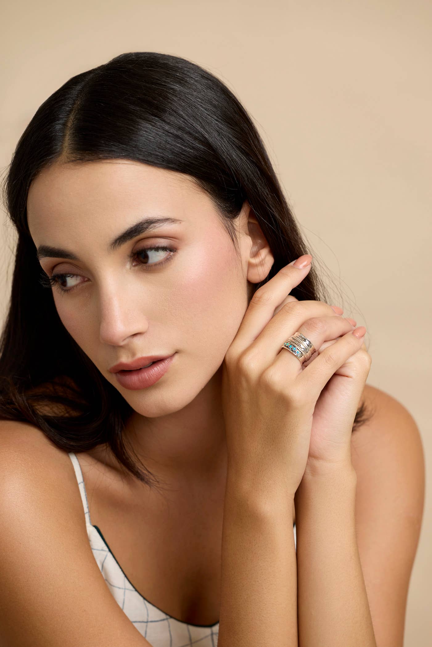 Banyan Jewellery - Wholesale Ring met meerdere stenen - Handgemaakte opvallende sterling zilveren ring met levendige blauwe opalen4