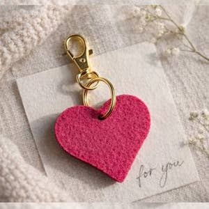 Scandinavian Hearts - Wholesale Purse/Bag Accessory - Women's - Felt Heart Purse Charm Minimalist Ksychain6