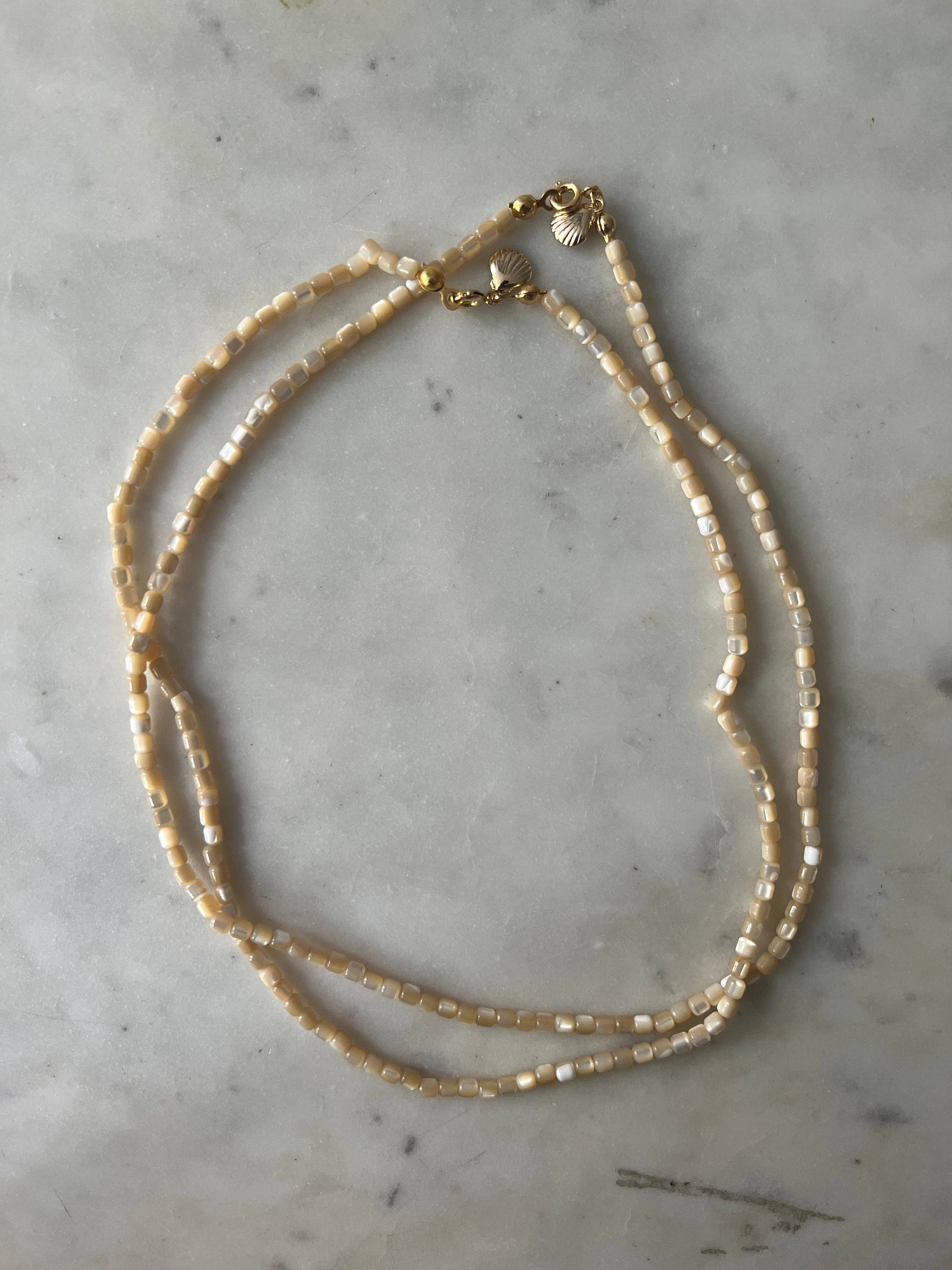 Ohhheylovely – Großhandel Halsband/Collier – Tiny Beige Pearl Choker1