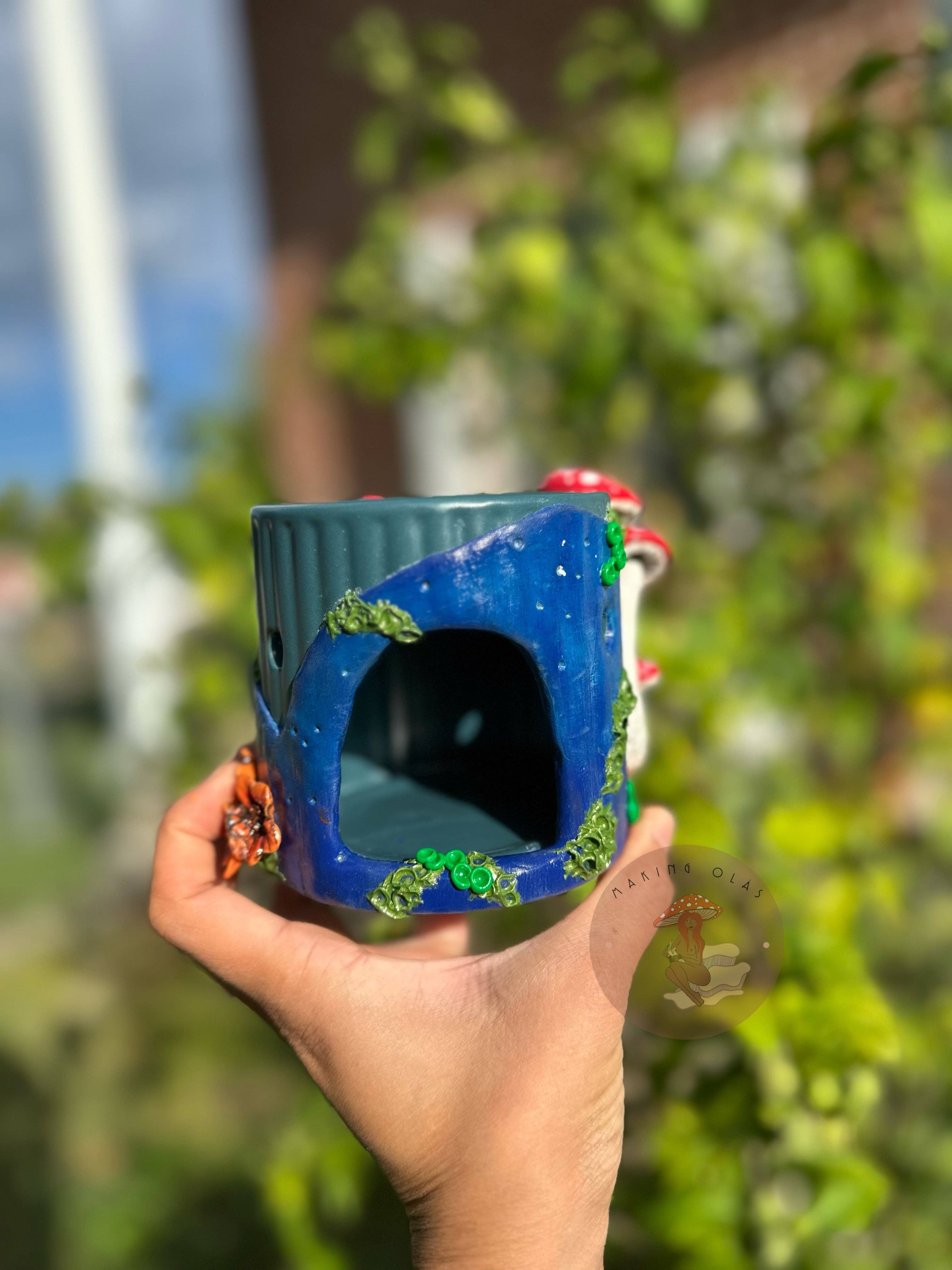 Making Olás - Wholesale Wax Warmer - Wax Warmer | Little House with Mushrooms and Glowy night sky3