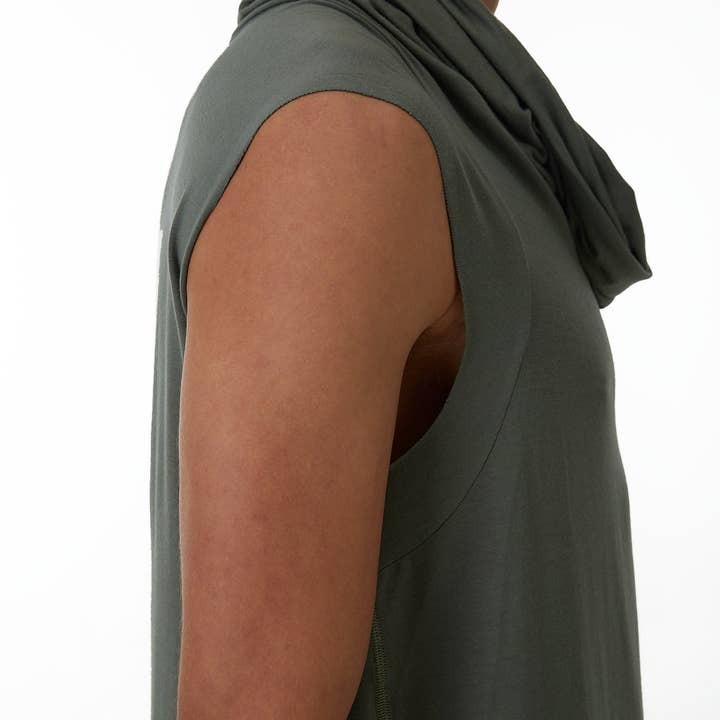 Echape Top - Olivgrün für den Großhandel von LÂCHER PRISE APPAREL