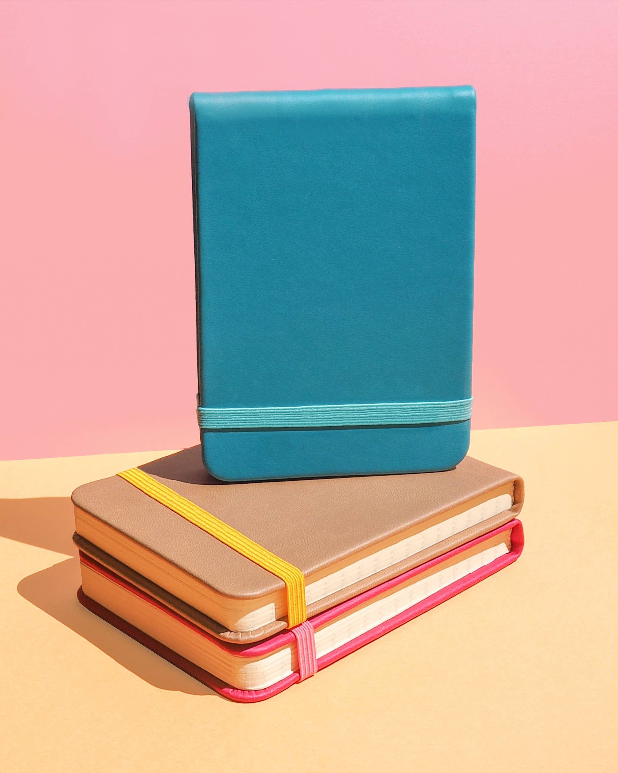 MANIFOL - Wholesale Notebook - A6 VERTICAL LEATHERETTE NOTEBOOK WITH PEN1