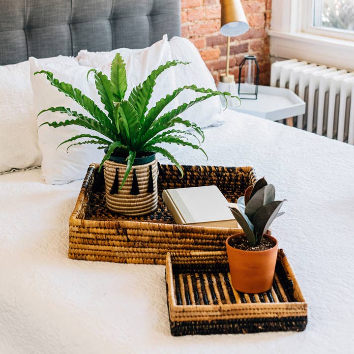 Plateaux en Feuille de Banane Parker (2 Tailles) pour la vente par Villages Wholesale