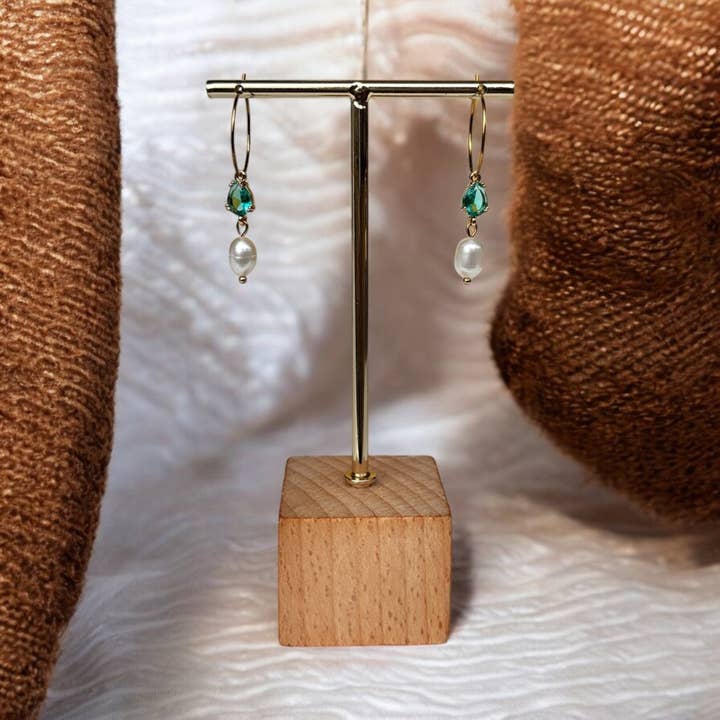 Duestelle Italia - Wholesale Dangle Earrings - ZEPHYRA - Earrings with Green Zircon and Pearl4