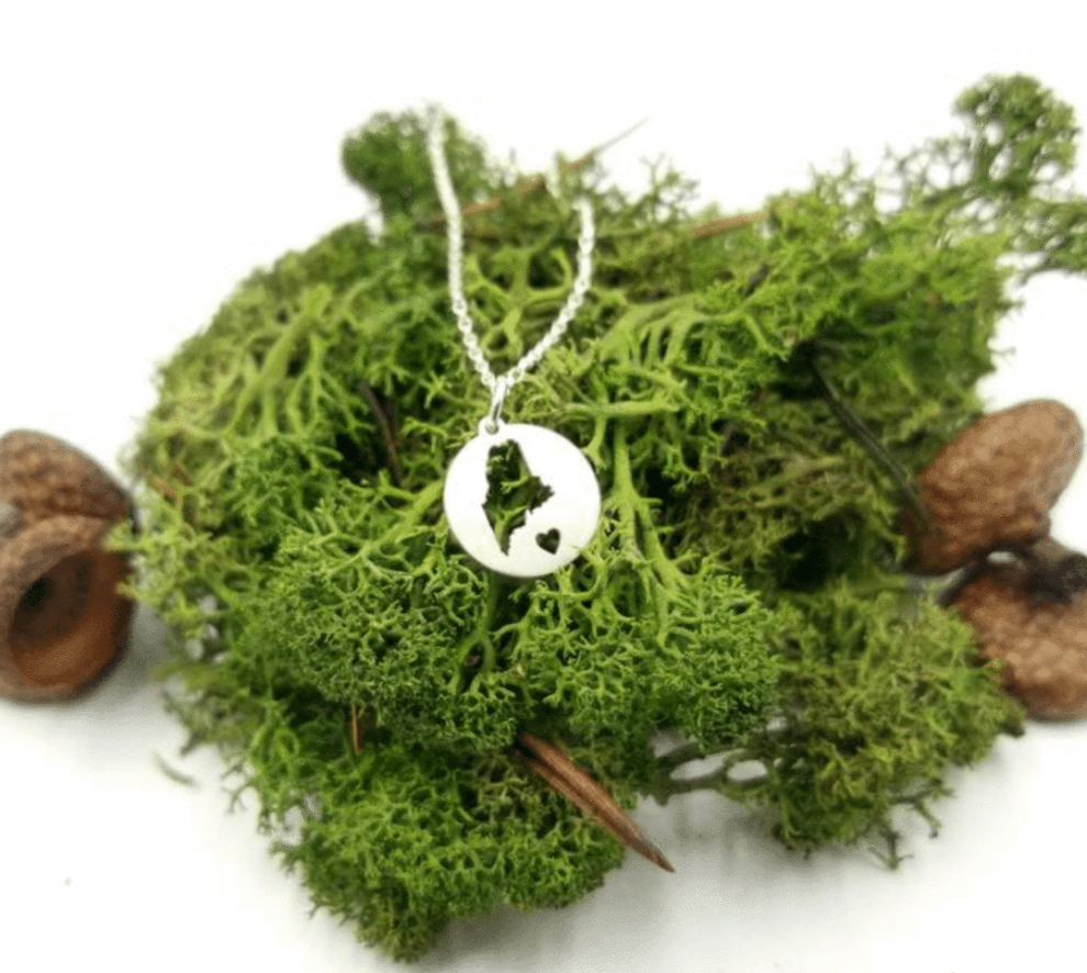 Gem Lounge Jewelry - Wholesale Pendant/Charm Necklace - Mini Maine Circle Sterling Silver Necklace1
