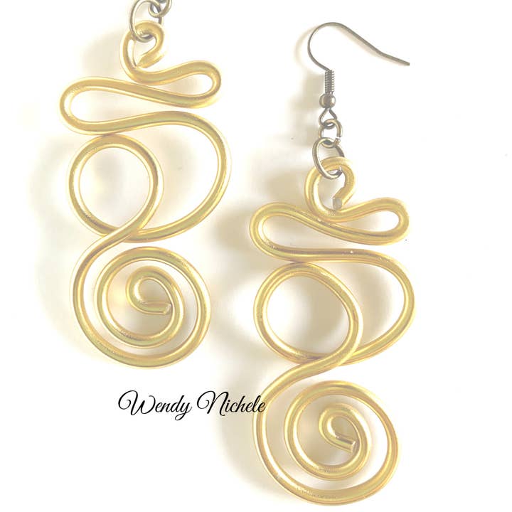 Aluminium oorbellen, handgemaakte draadeoorringen, lichtgewicht voor wholesale door Wendy Nichele Jewelry