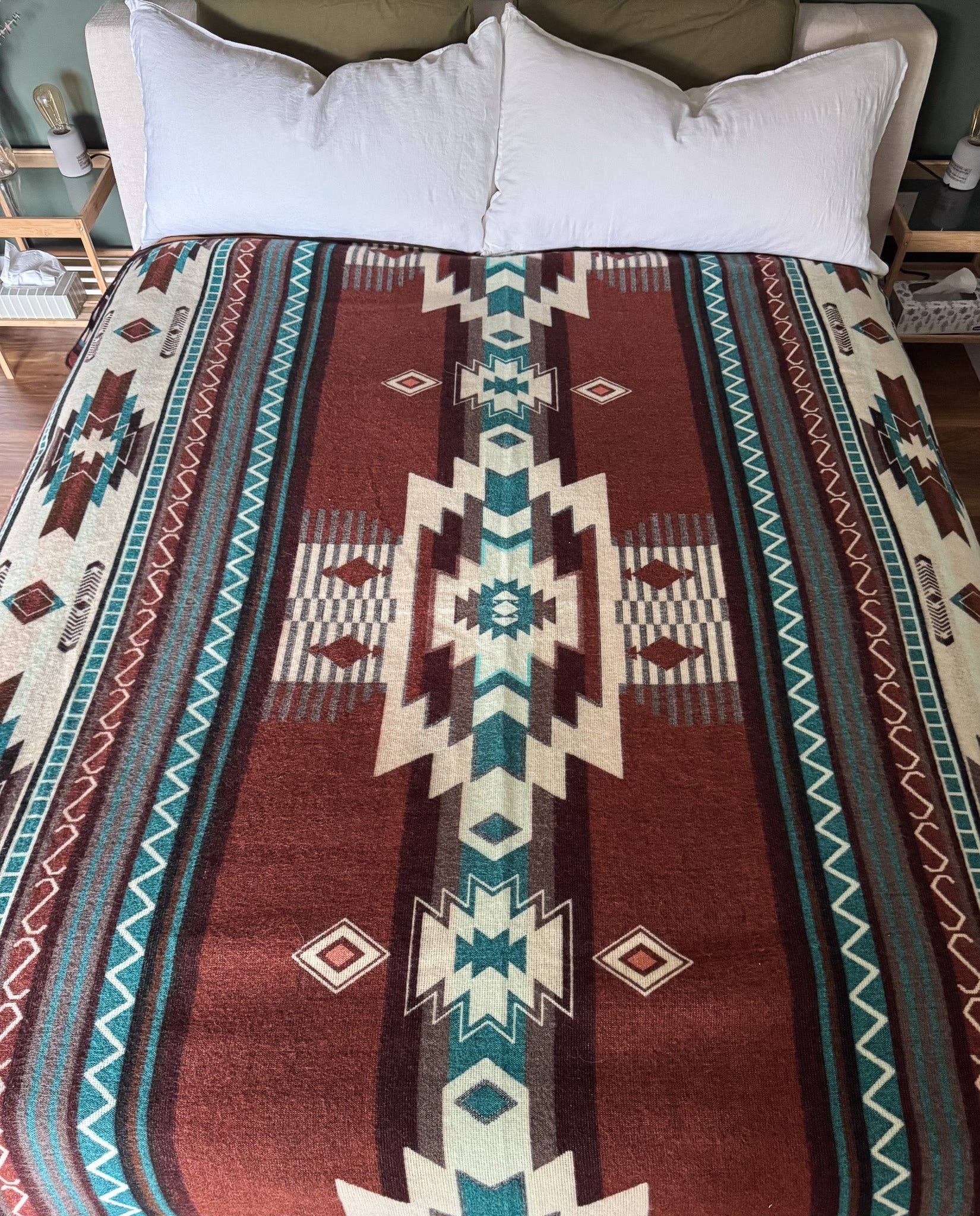 Wylde Brigade – wholesale Throw blanket – Cotopaxi Aztec Reversible Blanket14