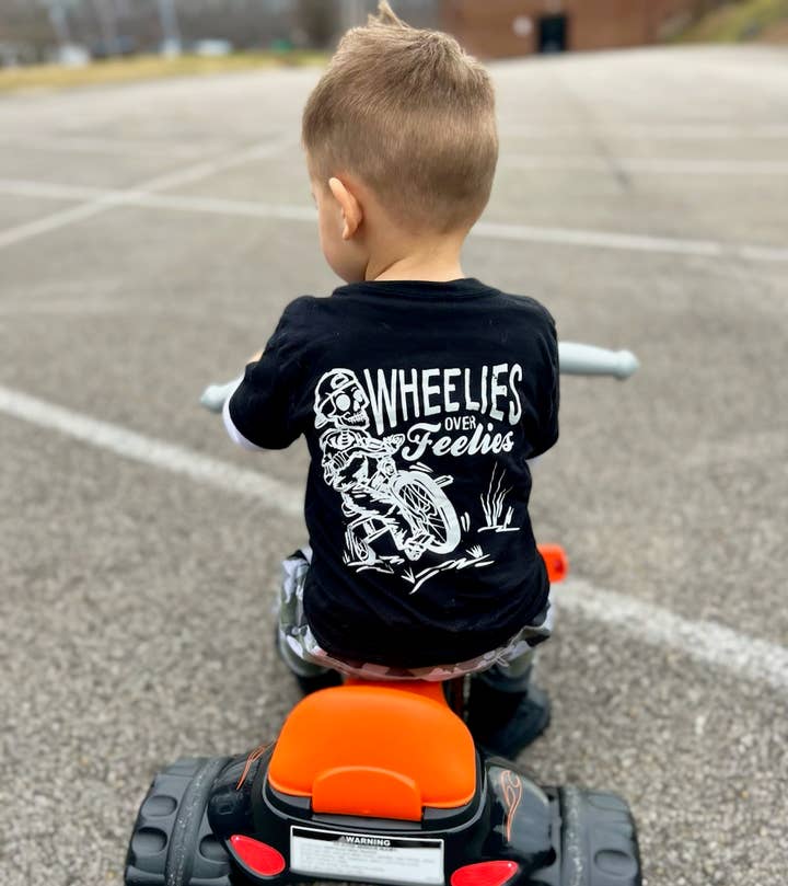 AK CLOTHING COMPANY, LLC – T-shirts estampadas – Criança por atacado – Cavalinhos sobre Sentimentos4