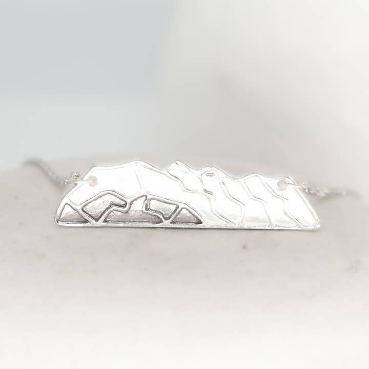Collier Montagne de Vail pour la vente par Mackenzie Jones Designs