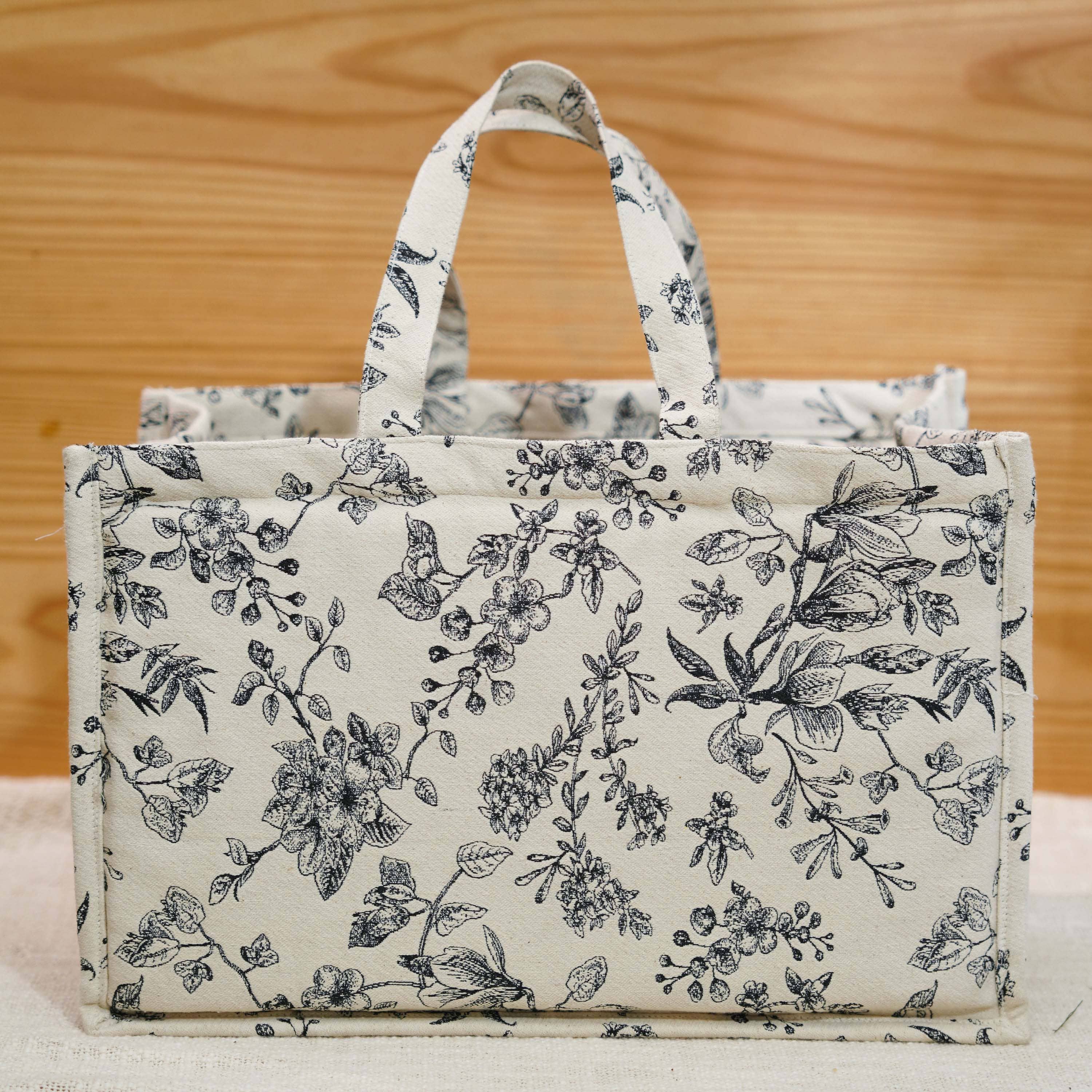 Craftpair - Wholesale Picnic Basket - Foldable White & Black Jacquard Picnic Basket – Eco-Friendly - No Tariffs3