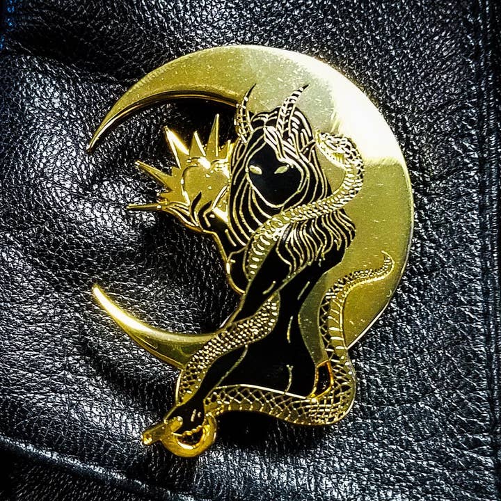 Épinglette en émail Lilith : Dark Deities pour la vente par Goetic Impressions