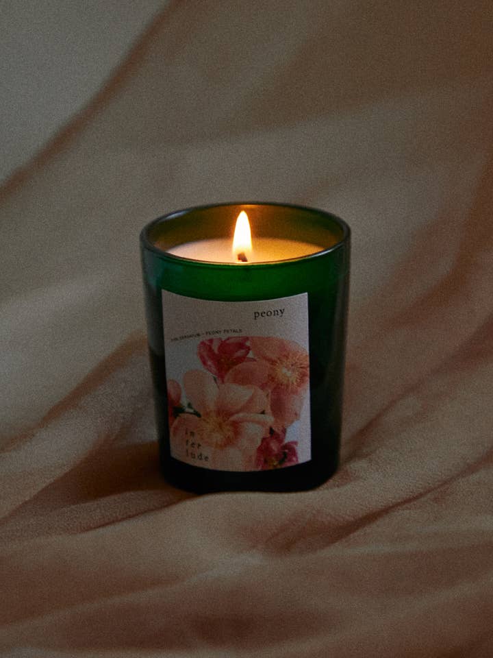 Bougie parfumée Peony Mini pour la vente par Interlude Candles