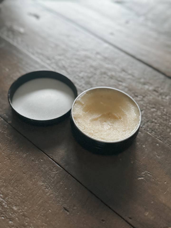 Abeille Lisse pour la vente par Tallow and Honey, LLC.