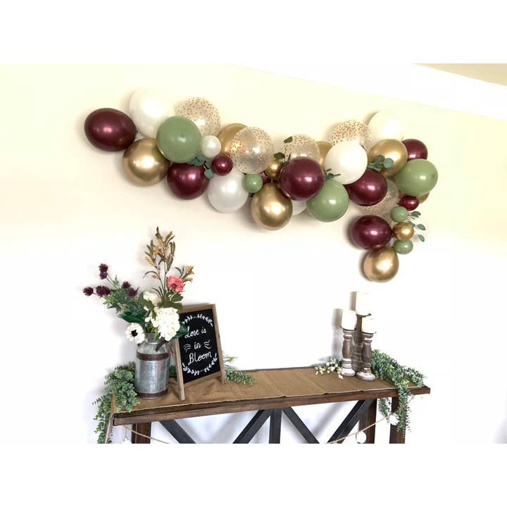 Hullaballoons - Vendita all'ingrosso Bandierine/Ghirlande - Ghirlanda di palloncini bordeaux ed eucalipto | Kit fai da te2