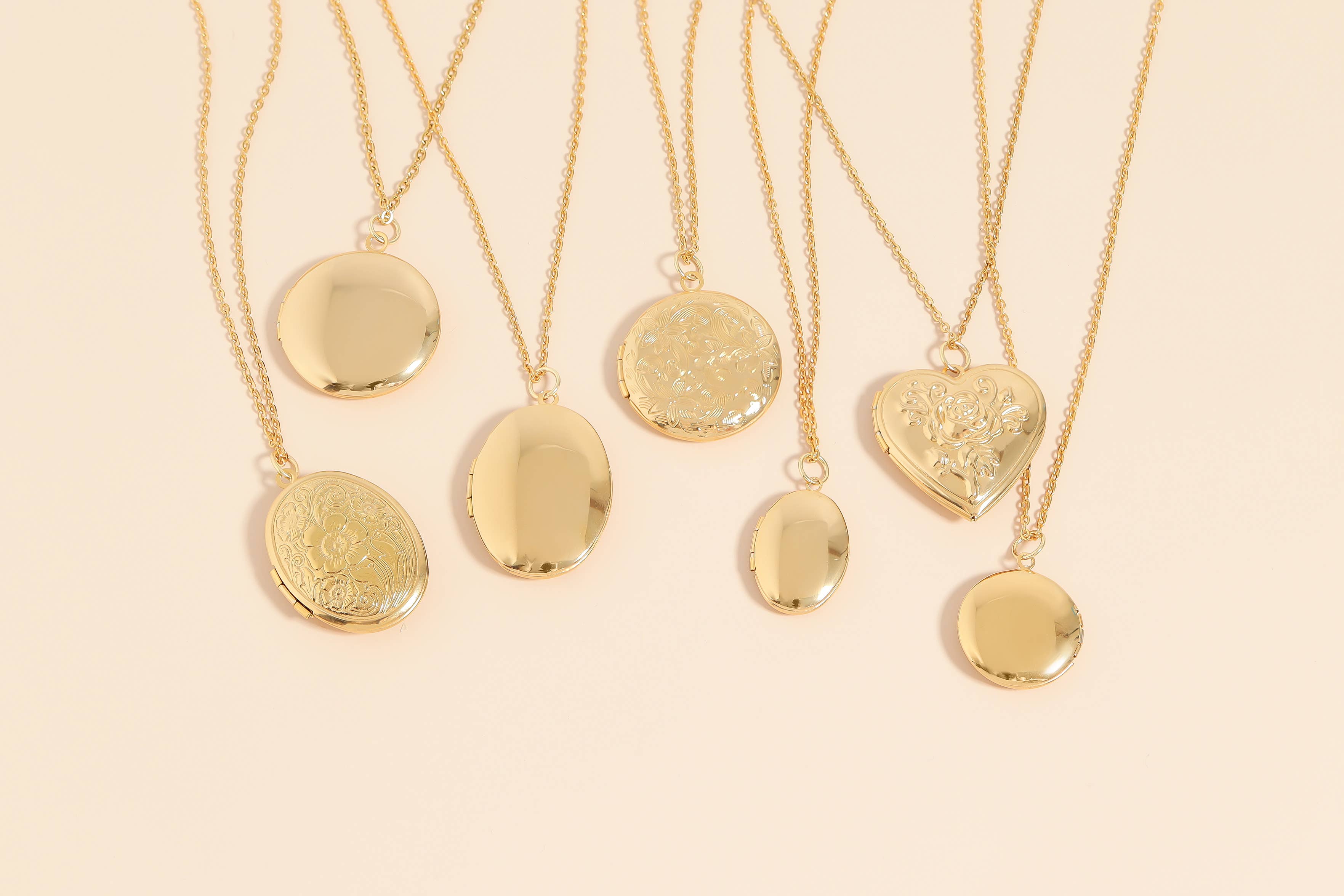 WJW - Wholesale Locket Necklace - Small - 18K Gold PVD Stainless Steel Oval Locket11