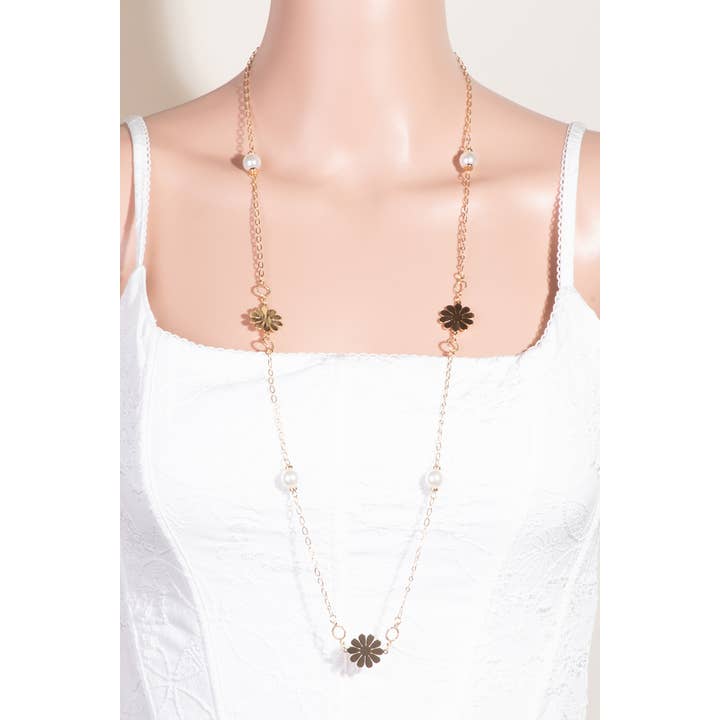 The Looks by Fame Accessories - Wholesale Pendant/Charm Necklace - Pearl And Flat Metallic Flower Station Charms Long Necklace