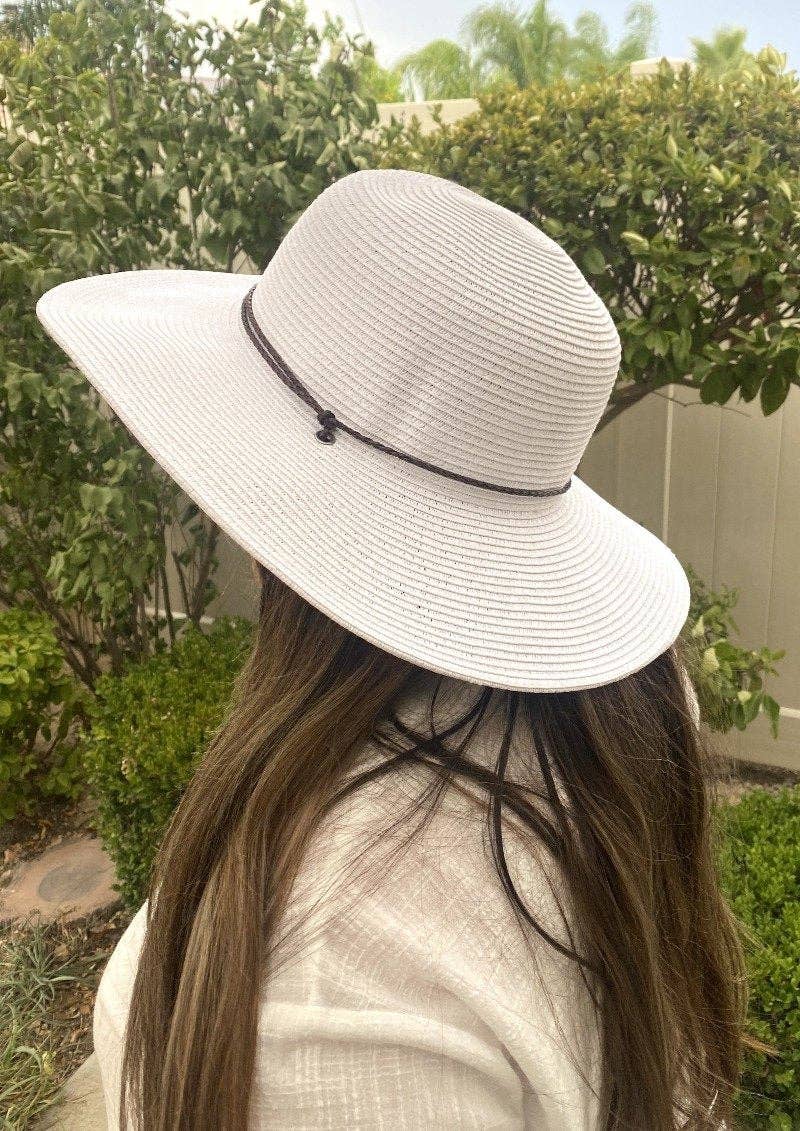 Blanc Chapeau de soleil Outrigger en vente sur Faire0