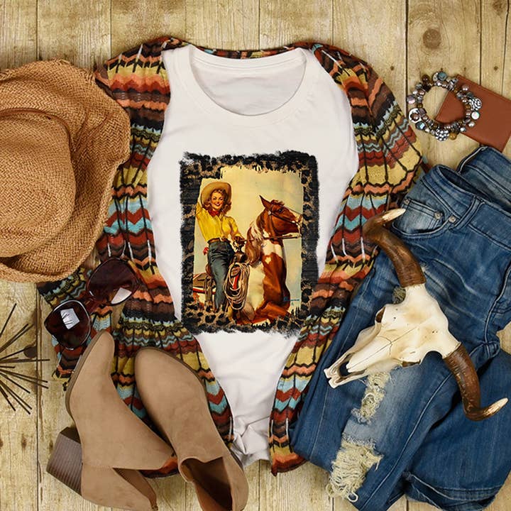 T-shirt vintage cowgirl per rodeo per la vendita all'ingrosso da parte di The Dirty Cowgirl Apparel