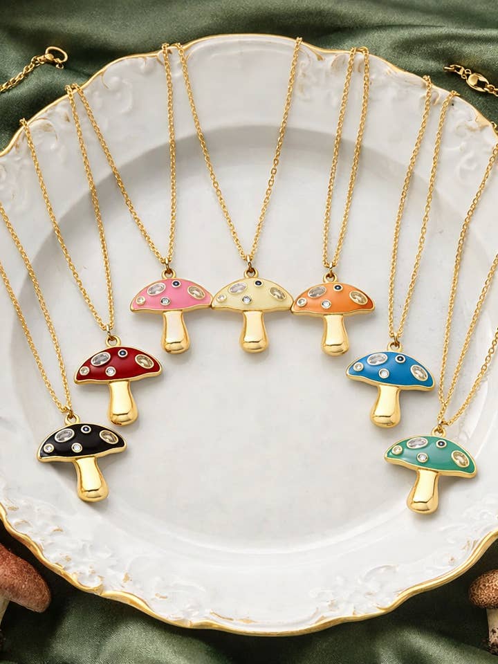 Collane con ciondoli a forma di fungo per la vendita all'ingrosso da parte di Wild & Free