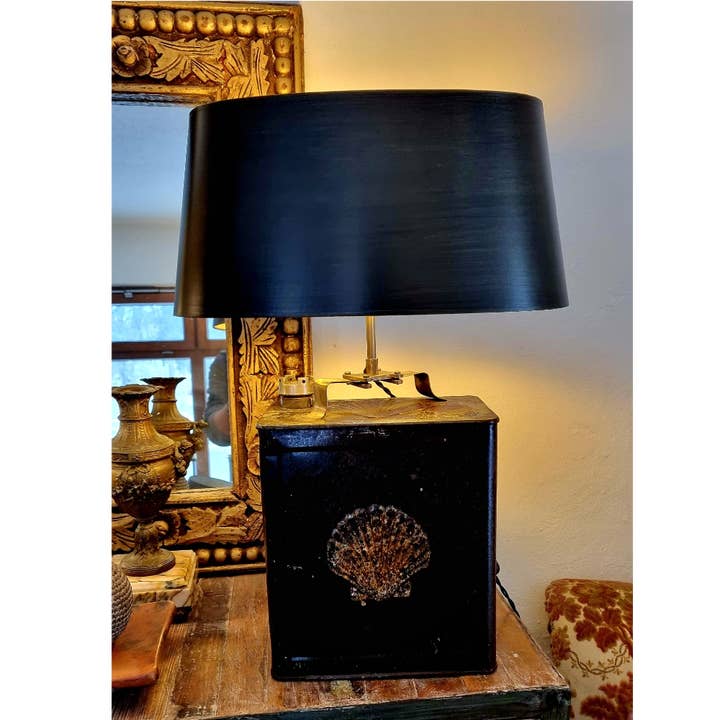 1930 Oljekanna Lampa Lampskärm Oval Lack för wholesale av ATELIER WINTER