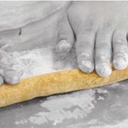 Le Dolcezze di Nanni - Wholesale Cookie - 327 Ricciarelli, soft almond cake made in Italy4