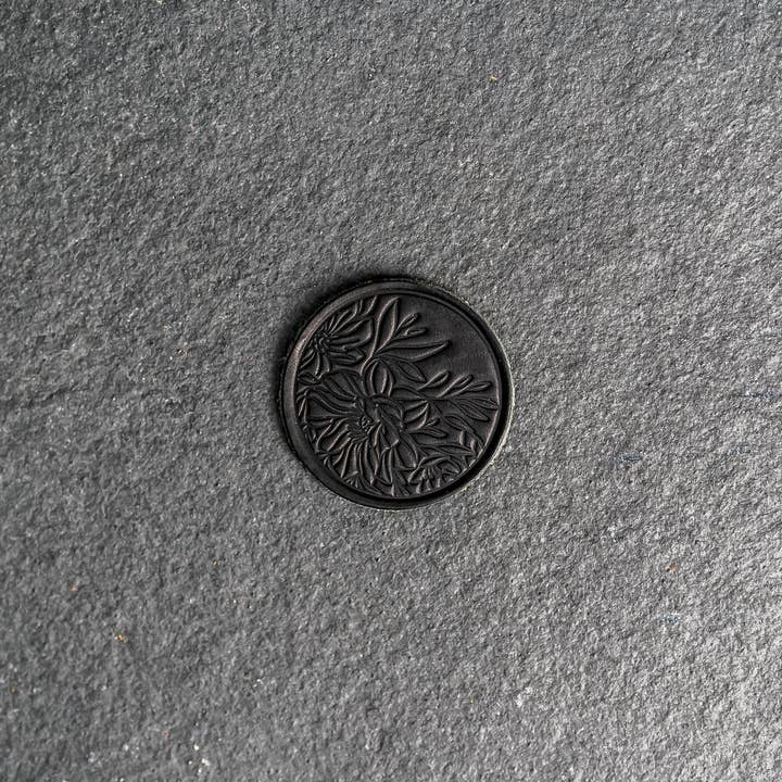 Ox & Pine - Vendita all'ingrosso Toppe - Toppe in Pelle Floreale con Chiusura a Strappo Opzionale - Cerchio4