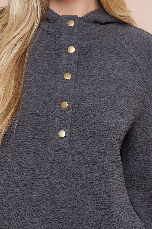 Doe and Rae – Engroshandel Hoodie – Kvinder – Knappet tekstureret hættetrøje m/løbegang - 10092J9