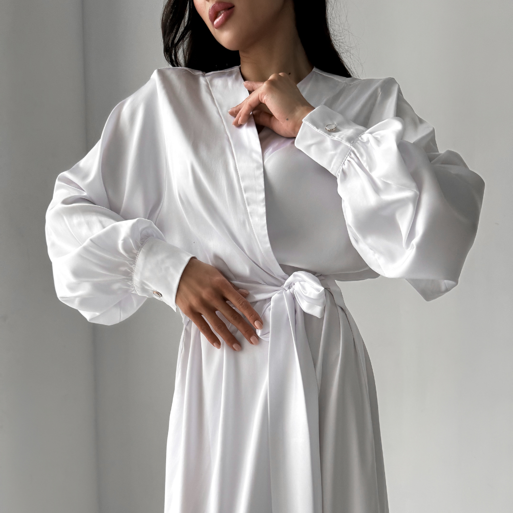 Angie's Showroom – Robe - Mulher por atacado – Manto Longo de Seda Adele com Punhos3