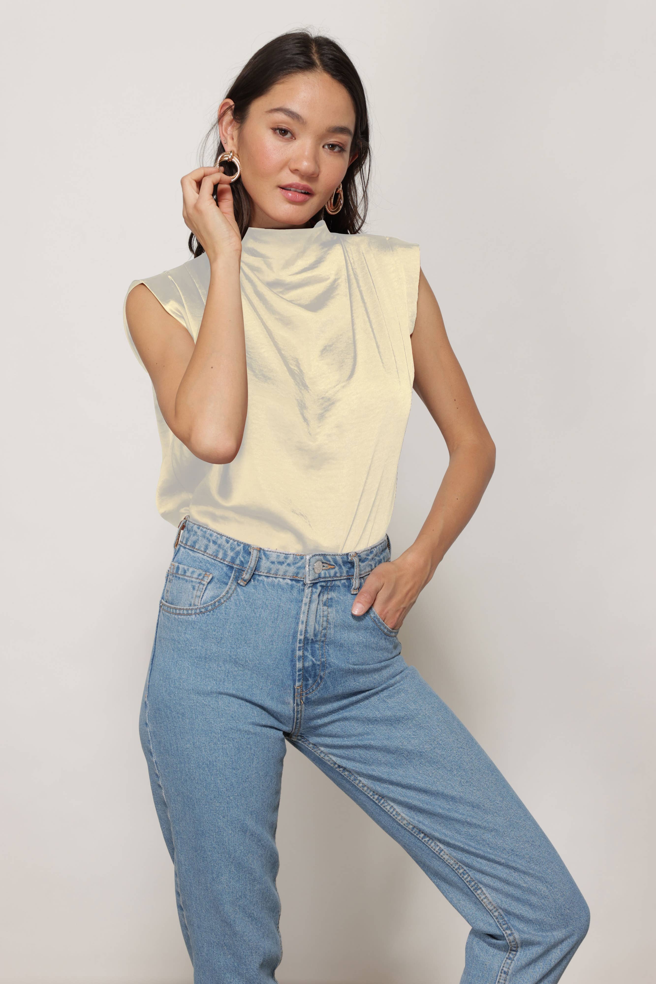 Line & Dot – wholesale Blus - Dam – Dolly Satin Mock Hals11