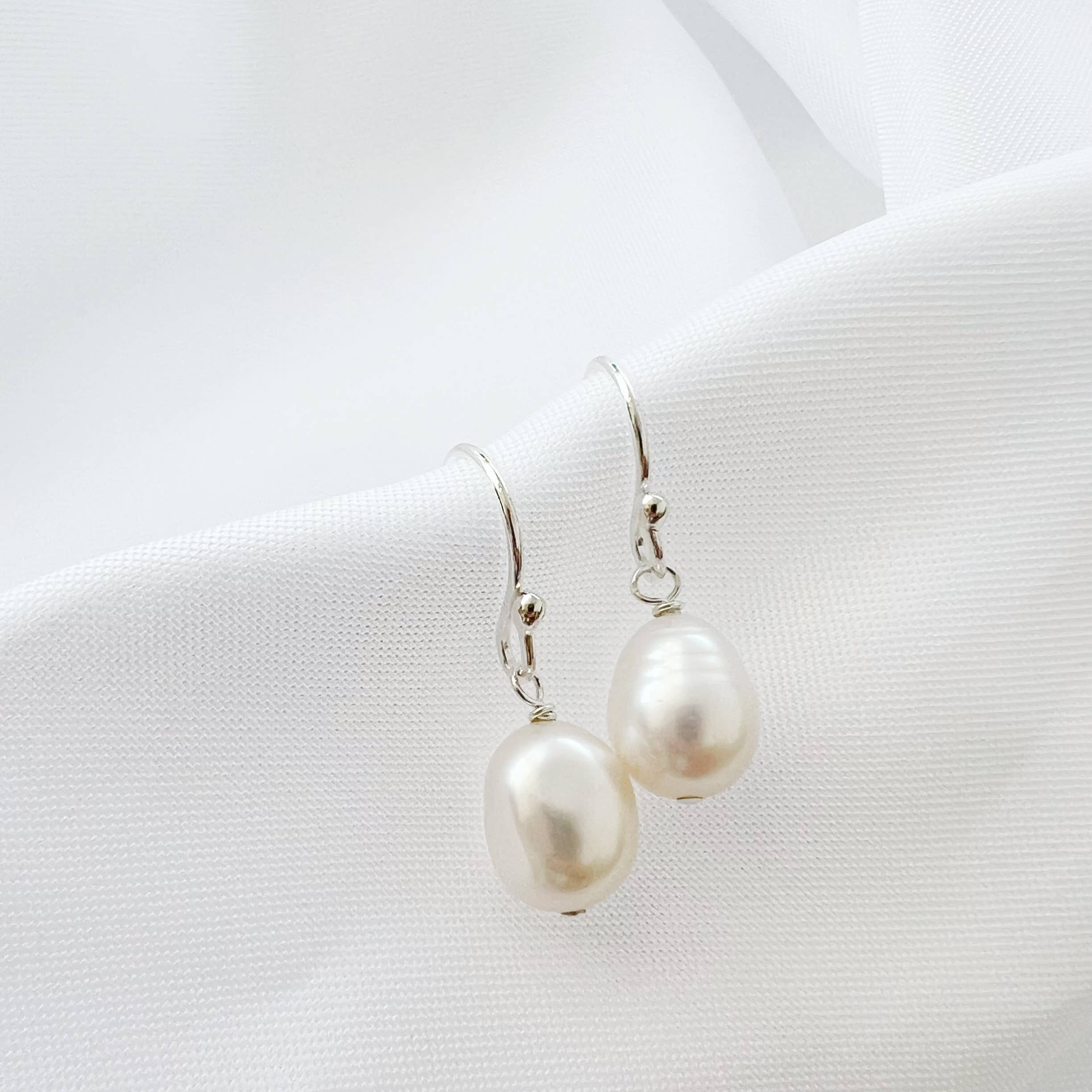 True by Kristy Jewelry - Wholesale Dangle Earrings - Kaia Freshwater Pearl Dangle Earrings Gold / Silver5