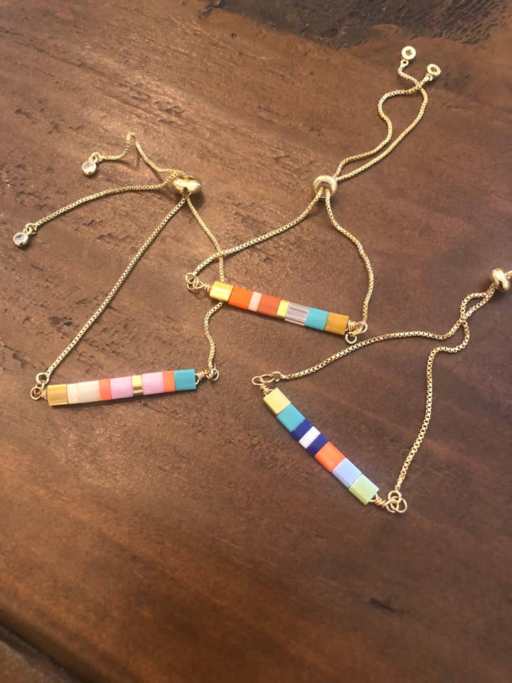 bracciale con perline boho tile per la vendita all'ingrosso da parte di bubs & sass