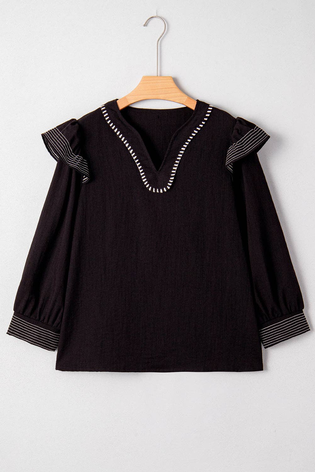 Negro Blusa de manga larga con volante y pespuntes en contraste y cuello en V de venta al por mayor en Faire0