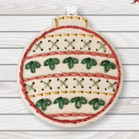 Kit de broderie en bois - Ornament 2 pour la vente par Treasured Blessings, LLC