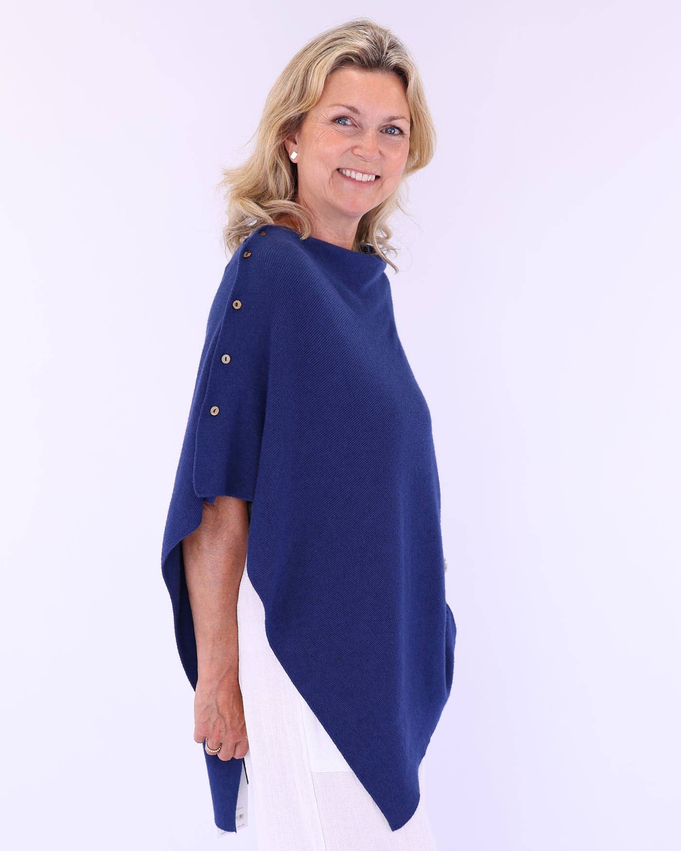 Cadenza Italy Ltd – wholesale Poncho – Women's – Summer Poncho with Buttons5