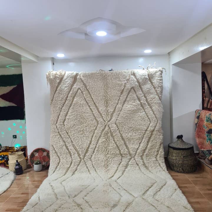 HANDMADE CARPETS MOROCCAN RUGS 200 - 300 cm 129 for wholesale by Maroccarpets Poufs and pillows wholesale +31648976894