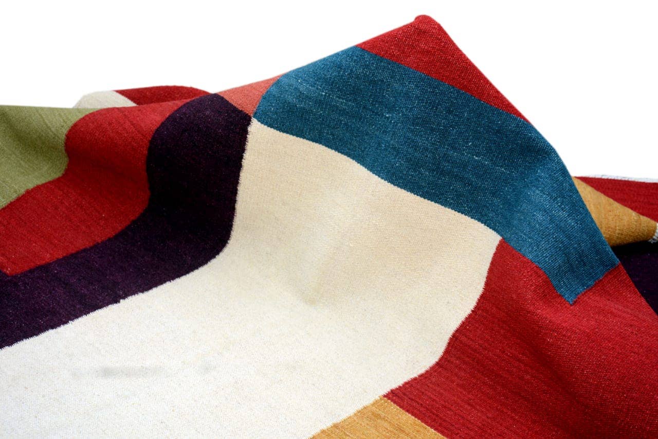 Modern Handmade Coral Rug for wholesale on Faire1