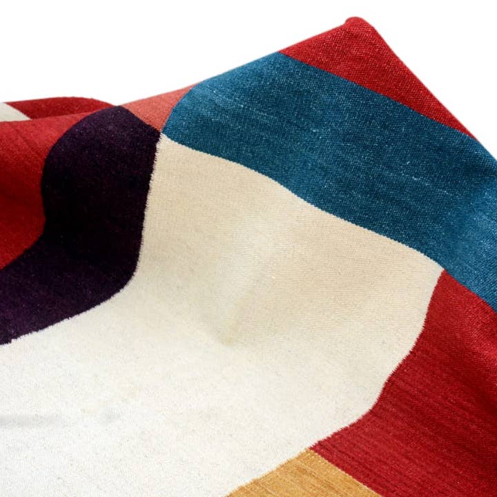 Modern Handmade Coral Rug for wholesale on Faire1