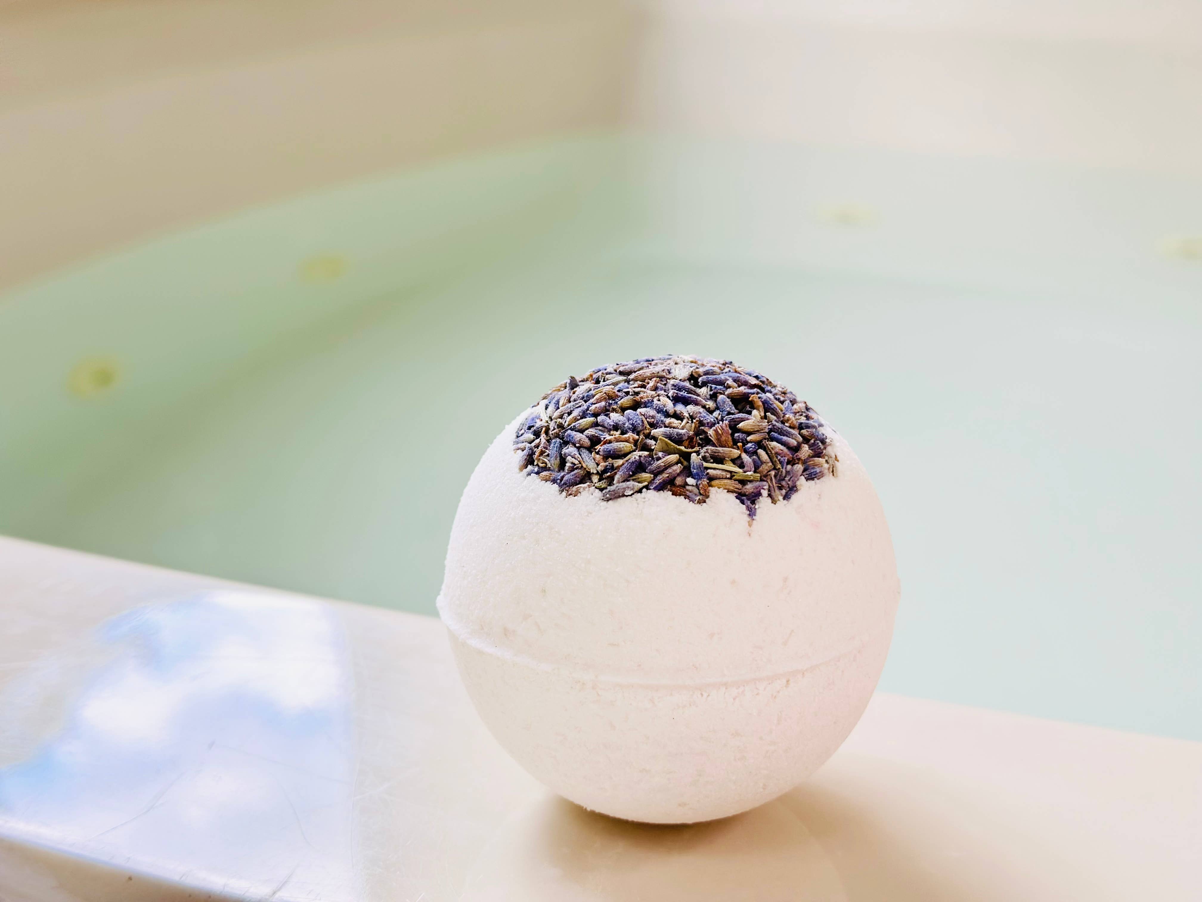 Salt & Sage Apothecary – wholesale Bath bomb/fizz – Soothing Lavender Bath Bomb