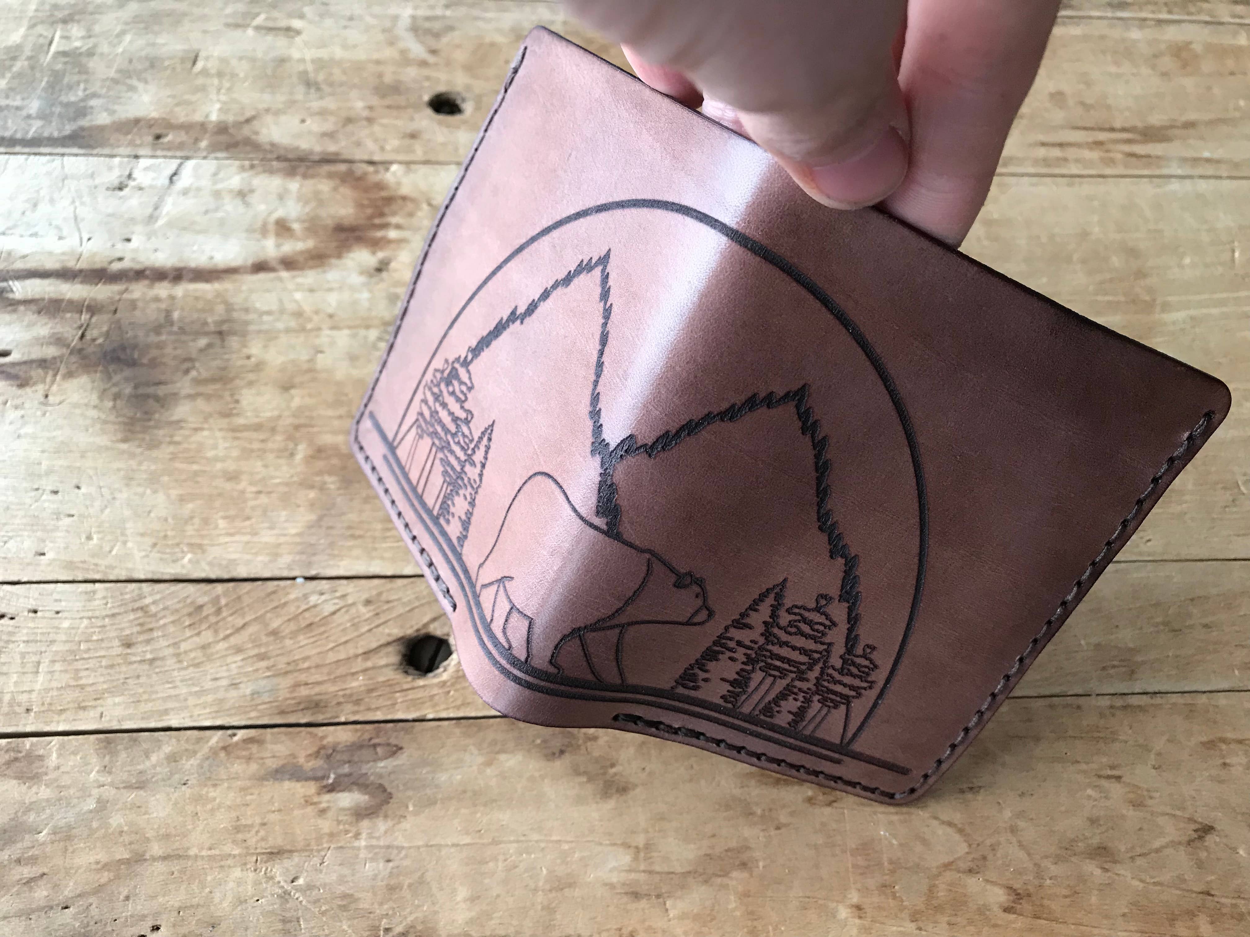 Simply Me • Gentlemen Est. 2017 LLC - Wholesale Wallet - Men's - Brown Bear Bifold Leather Wallet4