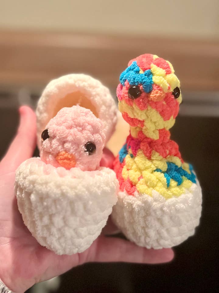 Popping Chick - Jouet à œufs au crochet pour la vente par KC Cloud Creations