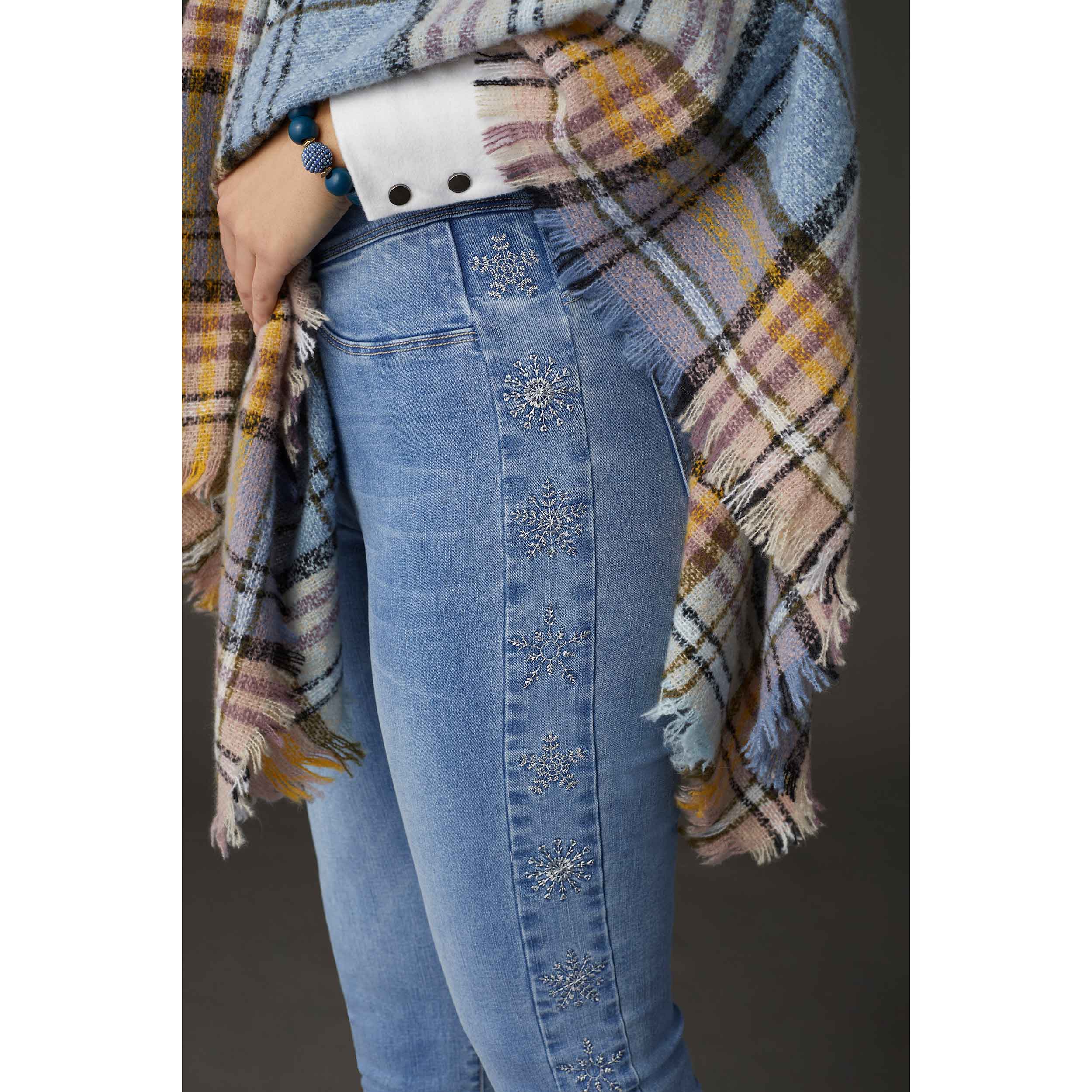 COCO + CARMEN - Wholesale T-Shirt - Women's - Alexis Super Soft Top with Snap Cuff1