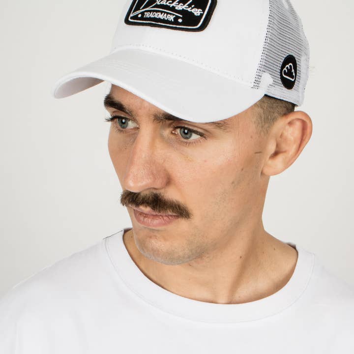 Blackskies - Wholesale Trucker Hat - Unisex - Renn-Baseballkappe Weiß1