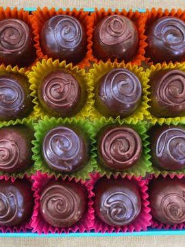 Rose & Violet Fondant Creams for wholesale by Gorvett and Stone