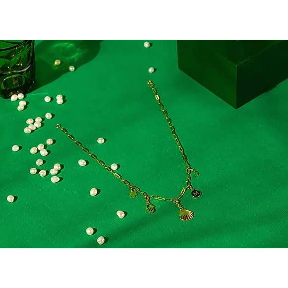 Peti - Collana con ciondoli per la vendita all'ingrosso da parte di Meri Peti