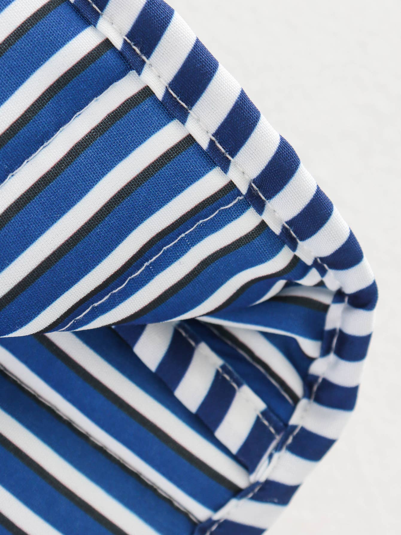 Rosa Clothing - Wholesale Outerwear Vest - Women's - Oriental porcelain printed Tie front Floral quilted vest5